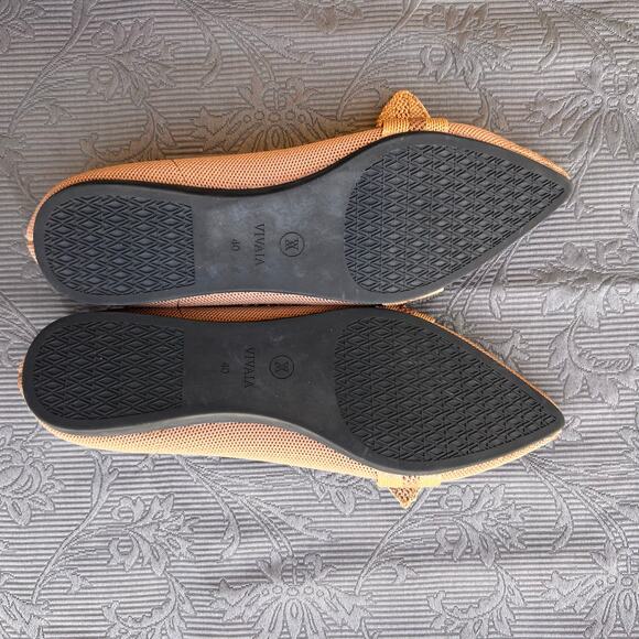 VIVAIA Pointed Toe Bow Loafers, Tan Size 40 - Picture 7 of 7